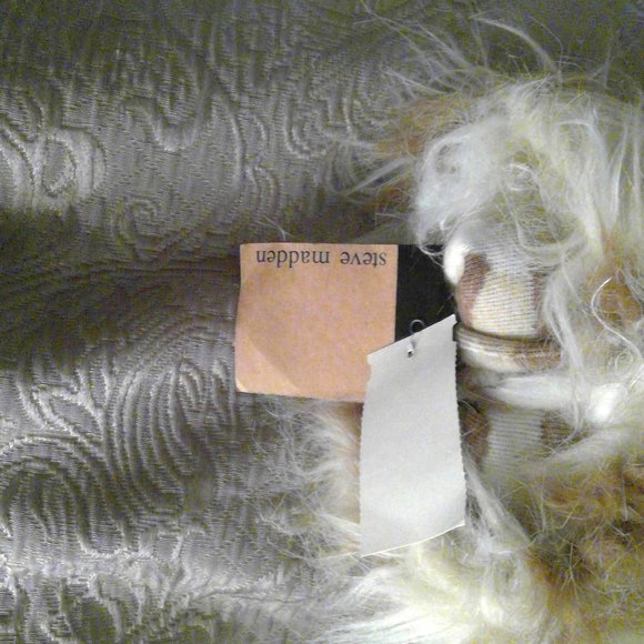 Steve Madden Faux Fur Boot Covers Cuffs Creme and Beige w/ tags retail $42 - Picture 3 of 4